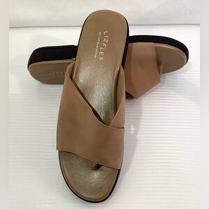 Liz flex Woman’s Flip Flop Size 8M Color Brown Comfortable by Liz Claiborne